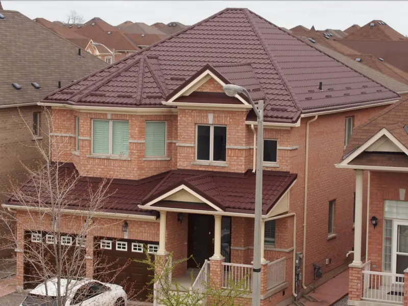 Projet toiture tuiles métalliques bordeaux